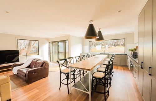 Dinner Plain Ski Chalet | The Staggerinn - Dinner Plain