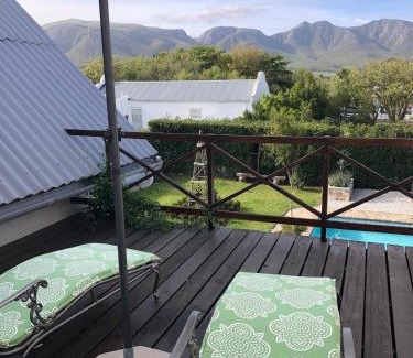 Stanford House | The Stanford Getaway 2 rooms - Pet Friendly