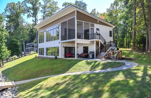 Huddleston House | The StarBird: Waterfront with BIG views! LINENS NOW INCLUDED