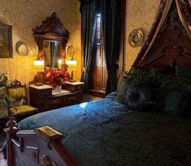 Wilkes-Barre Bed & Breakfast | The Stegmaier Mansion Guest House