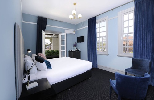 Guildford Hotel | The Stirling Arms Hotel