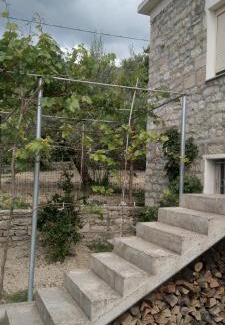 Mbrostar-Urë House | The Stone House