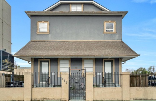 Tulane - Gravier Apartment | The Streetcar Sanctuary