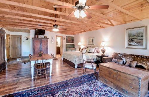 Fredericksburg Hotel | The Studio @ Durst Haus