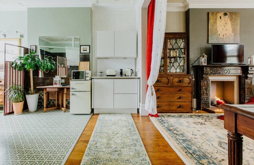 Pontcanna Apartment | The Suite, 82 Cathedral, Private Parking