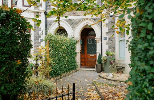 Pontcanna Apartment | The Suite, 82 Cathedral, Private Parking