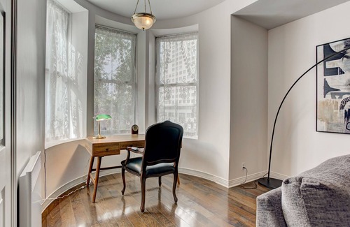 Latin Quarter Apartment | The Suite "au Château"