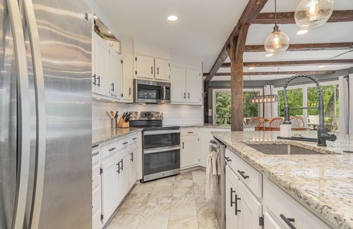 Dillsburg House | The Summit: 6 bed, 5 bath, sleeps 16 with fantastic views and room for everybody