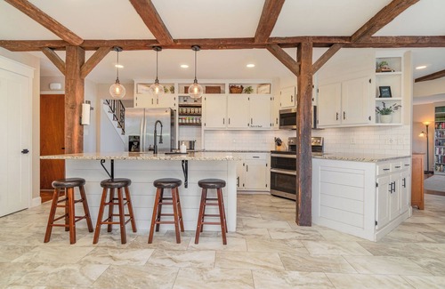 Dillsburg House | The Summit: 6 bed, 5 bath, sleeps 16 with fantastic views and room for everybody