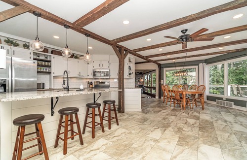 Dillsburg House | The Summit: 6 bed, 5 bath, sleeps 16 with fantastic views and room for everybody