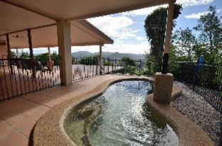 Atherton Cabin | The Summit Rainforest Retreat