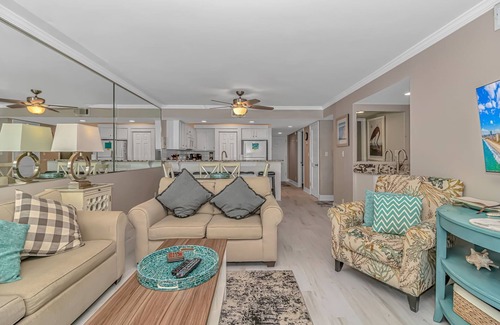 Surfside Beach Condo | The sun is coming back! 3 day minimum 1st floor! n3 night minimum! Five Star!
