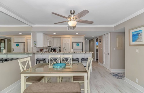 Surfside Beach Condo | The sun is coming back! 3 day minimum 1st floor! n3 night minimum! Five Star!