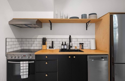 Sunnyside House | The Sunny 2 Suites 10 Pax Pet Friendly Stay!