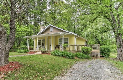Hendersonville House | The Sunshine Cottage Hendersonville Rental!
