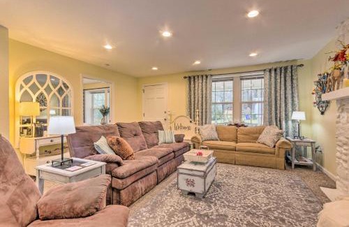 Hendersonville House | The Sunshine Cottage Hendersonville Rental!