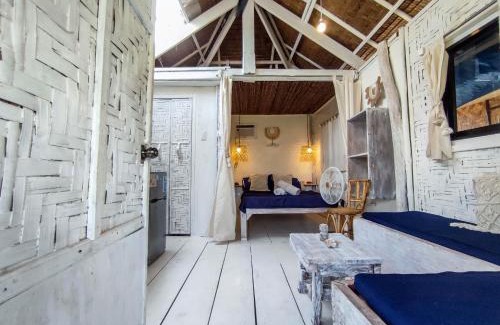 General Luna House | The Surf Shacks · Beach house, Aircon, Fast Wifi