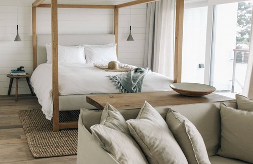 Eastern Malibu Hotel | The Surfrider Malibu