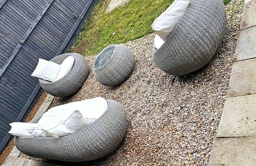 Chapeltown House | The Sweetbriar Cottage3 Bedroom House in Leeds