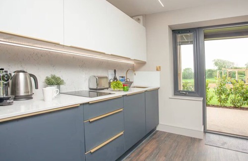 Down Thomas House | The Tawny - Three Bedroom House, Sleeps 6