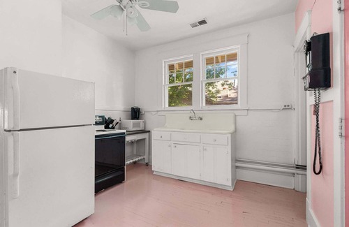 Hillsboro Village House | The Taylor Swift + Dolly Mansion Music Row