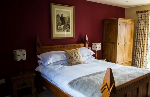 Abbess Roding Hotel | The Three Chimneys Country Pub