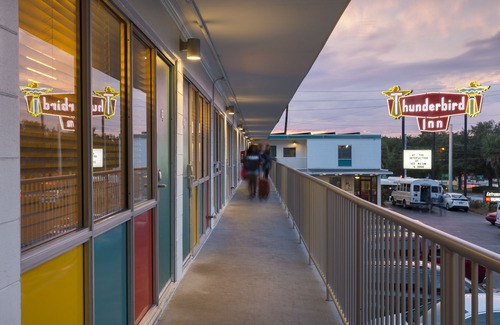 Yamacraw Village Hotel | The Thunderbird Inn