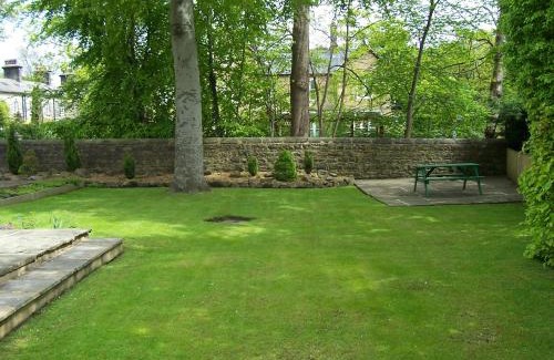 Headingley House | The Tops Self Catering