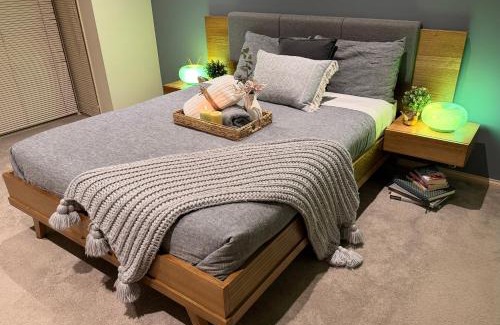 Sanctuary Lakes House | The Tournament House - Luxe Golf Resort Sanctuary Lakes - 20km to Melbourne CBD