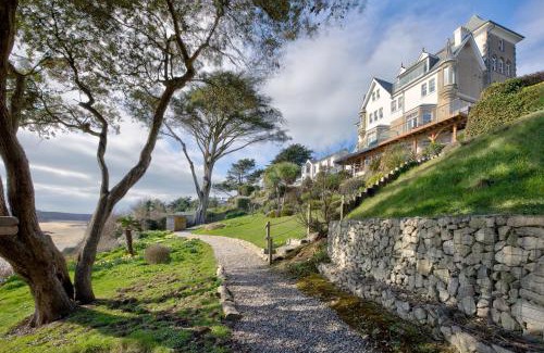 Newquay House | The Tower, 5 Corisande Manor
