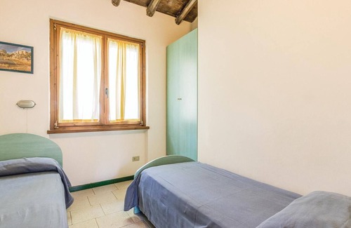 Iseo Apartment | The town of Iseo is located directly on the shores of the homonymous Lake Iseo, 30 km east of the hi