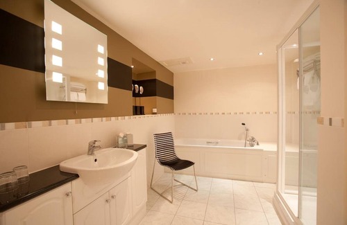 Melrose Hotel | The Townhouse Hotel