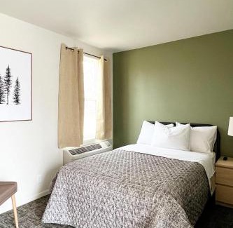 Melita Hotel | The Trail Inn - Melita, Manitoba - HWY 83, HWY 3