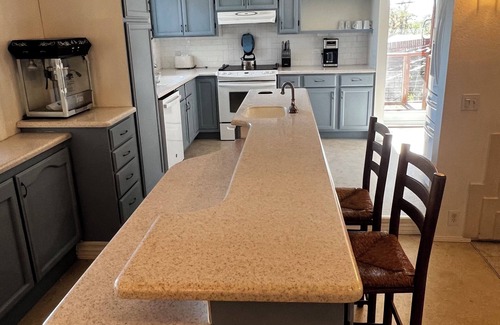 Placerville House | The Tree House 4-bedroom house in charming Placerville with AC sleeps 8