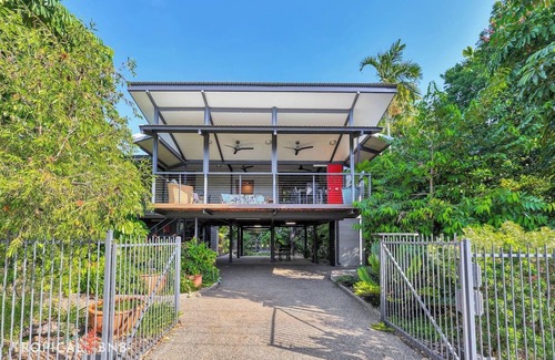 Parap House | The Treehouse | Big Balcony | 3Bd, 2 Bth with Spa
