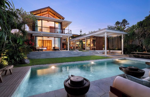 Pererenan Villa | The Ultimate 7BR for a Calm & Serene Holiday