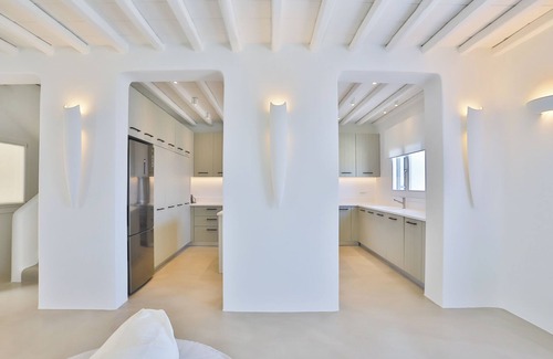 Faros Armenistis Villa | The ultimate luxury escape overlooking Mykonos