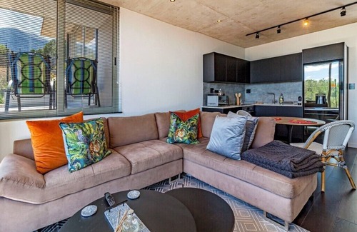 Helderberg Rural Apartment | the Ultimate Venue to Relax, Breath & Recharge