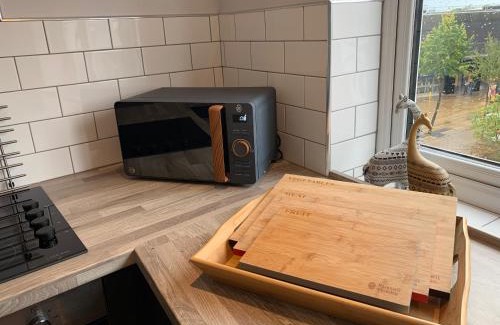 Trafford Apartment | The Upper Gathering - Sleeps Up To 9