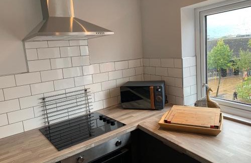 Trafford Apartment | The Upper Gathering - Sleeps Up To 9