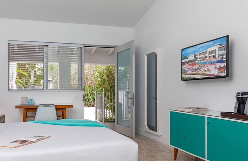 Northeast Miami Hotel | The Vagabond Hotel Miami