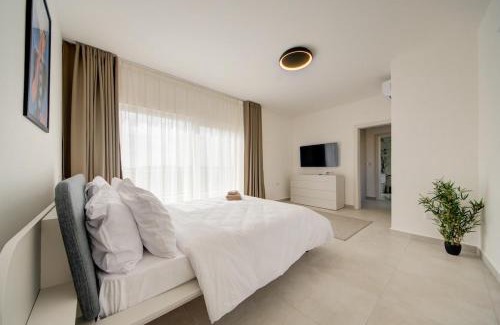 Xaghra Apartment | The Valley Collection - B26 - with Private hot tub