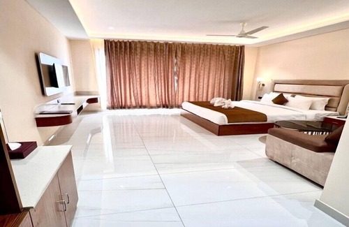 Muzaffarnagar Hotel | The Velvista Hotel