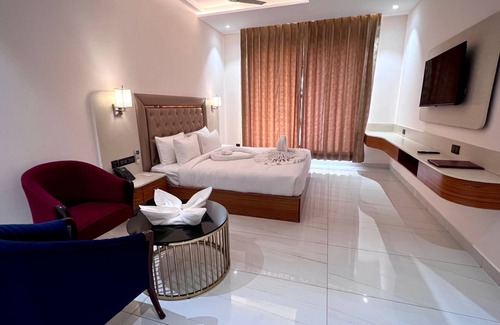 Muzaffarnagar Hotel | The Velvista Hotel