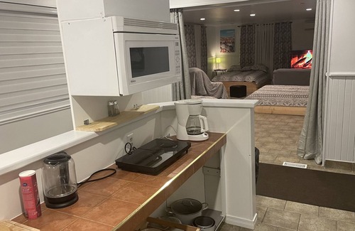 Masson-Angers Apartment | The very large studio.