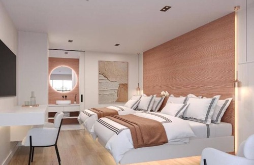 Kissimmee Hotel | The Vietta Hotel | Double Double Pool View | Near Disney’s Wide World of Sports