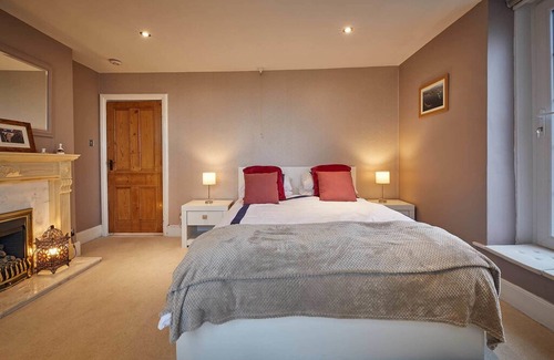 Tynemouth House | The View Old Coastguard Cottage