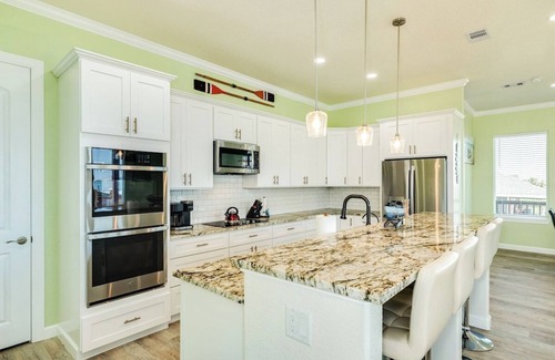 Surfside Beach House | The Views - Big Groups Welcome - Easy Beach Access
