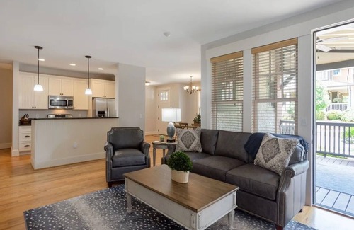 Cheshire House | The Village of Cheshire -Black Mountains Finest!