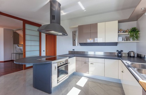 Treiso Villa | The Vista Retreat - Five Bedroom Villa, Sleeps 10